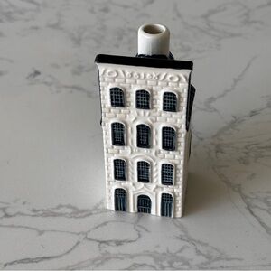 KLM #27 Blue Delft House by BOLS